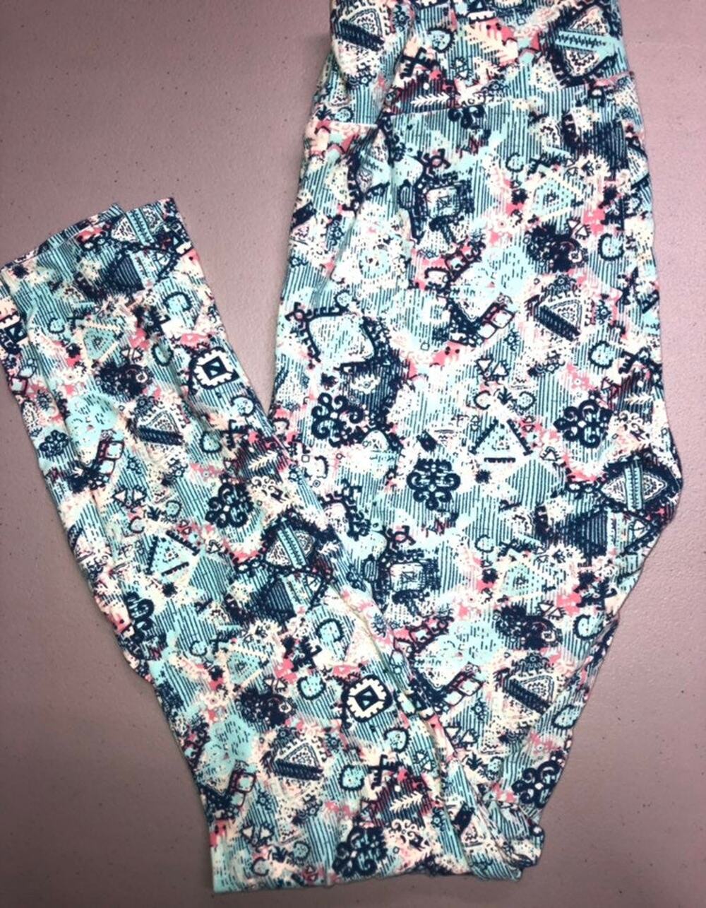 NWOT LuLaRoe Leggings OS